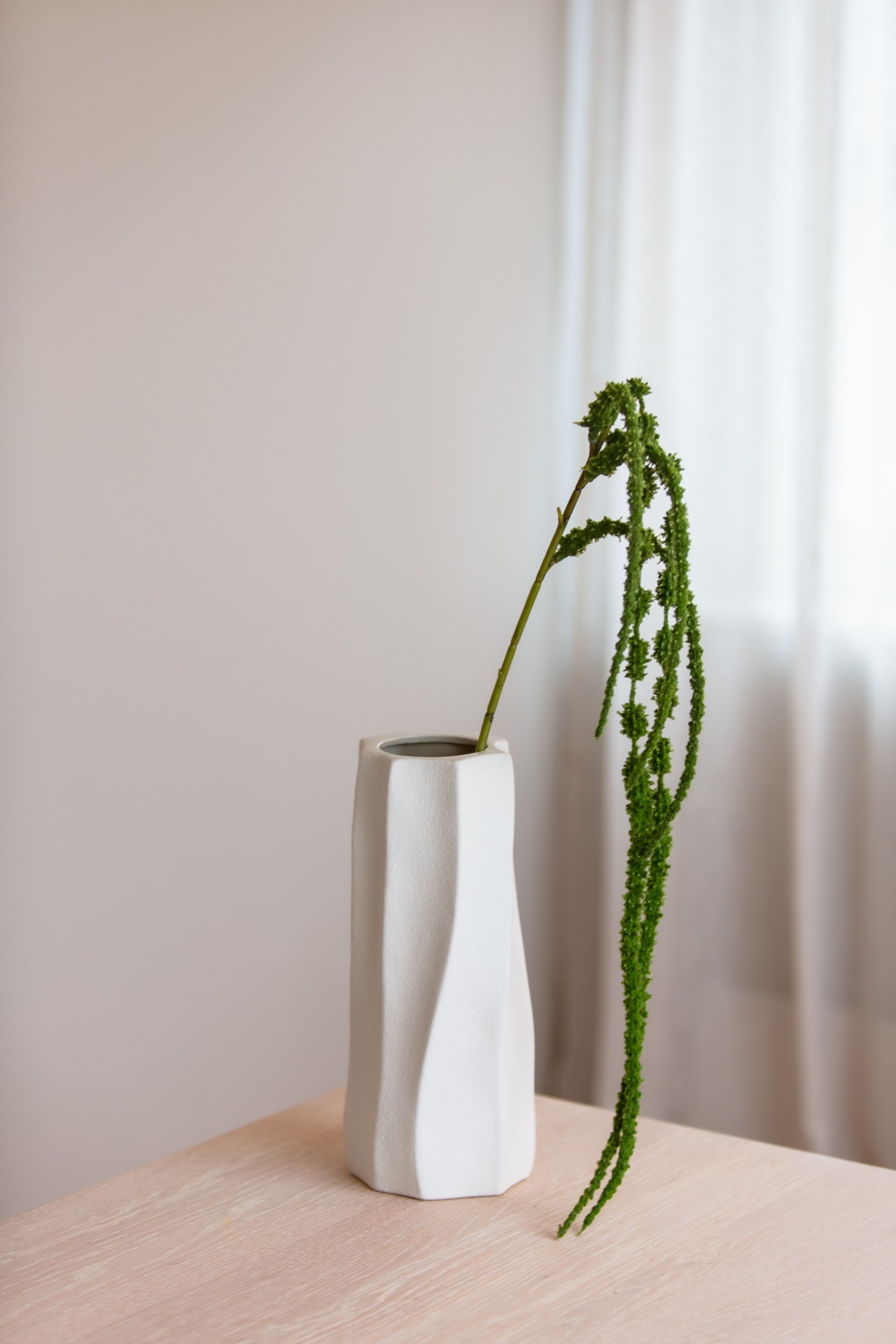 Kunstig amaranthus mørk grønn med hengende ranker