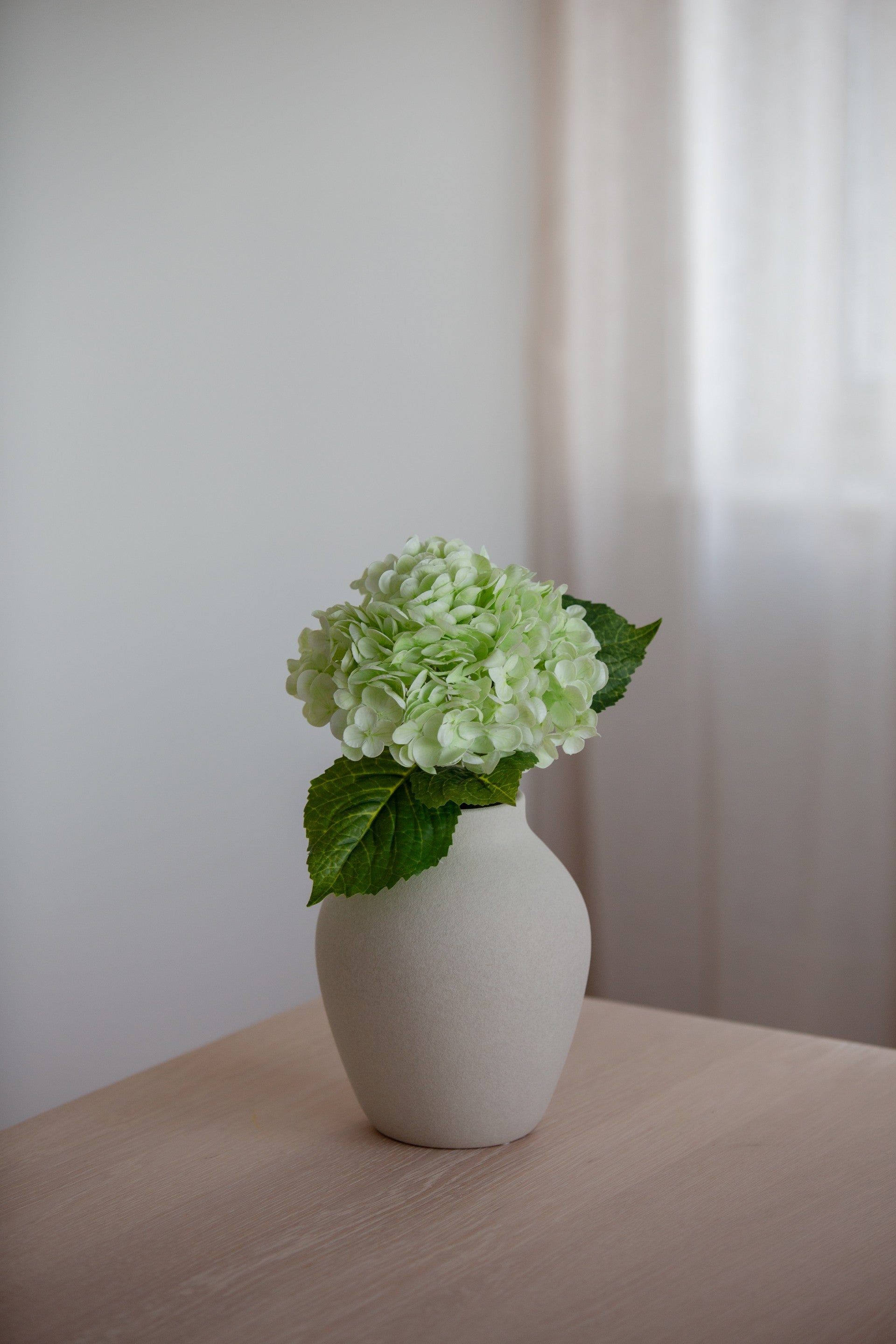 Naturtro kunstig hydrangea stilk lys grønn