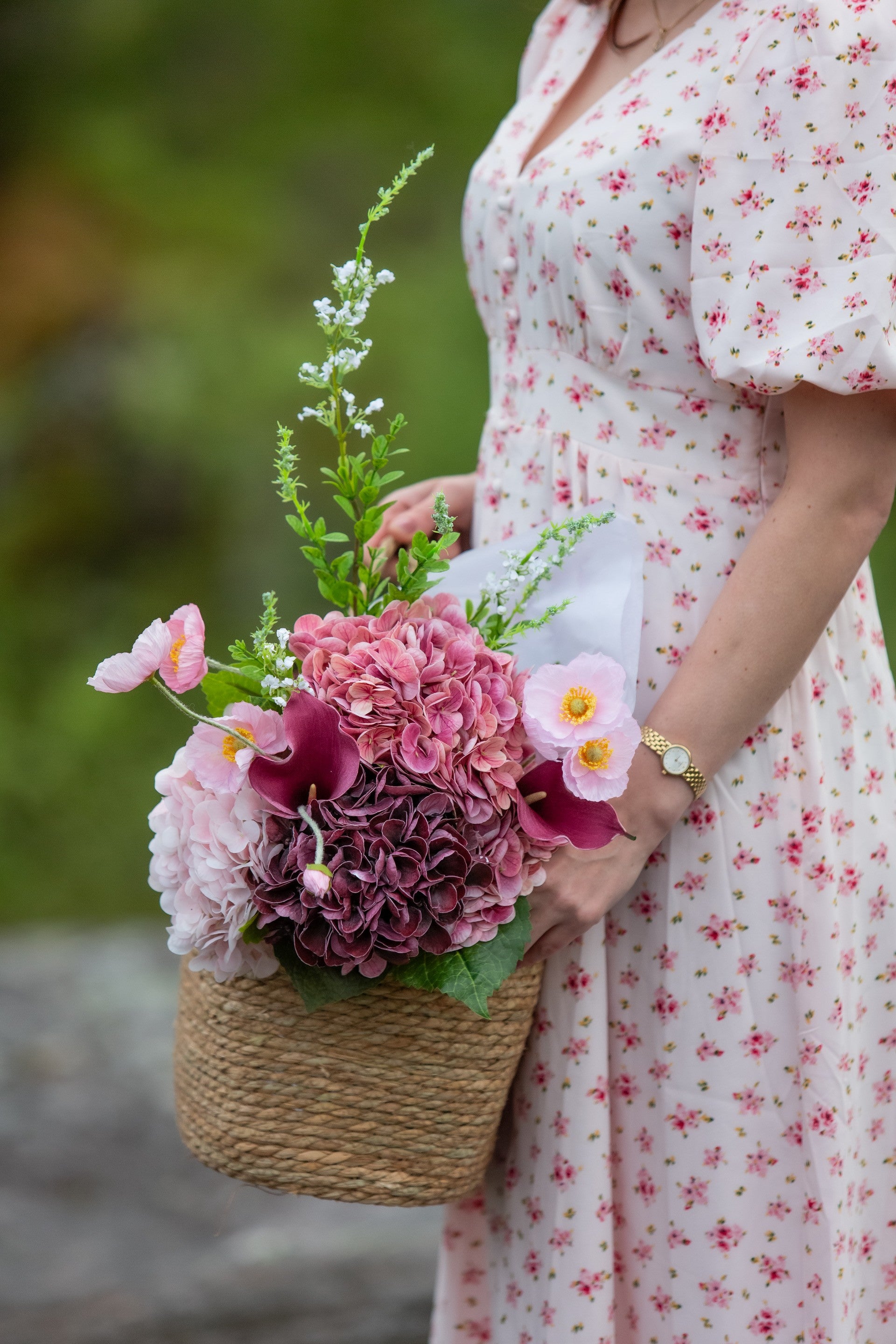 Kunstig blomsterbukett Lyng med naturtro kunstige blomster i rosa og lilla toner