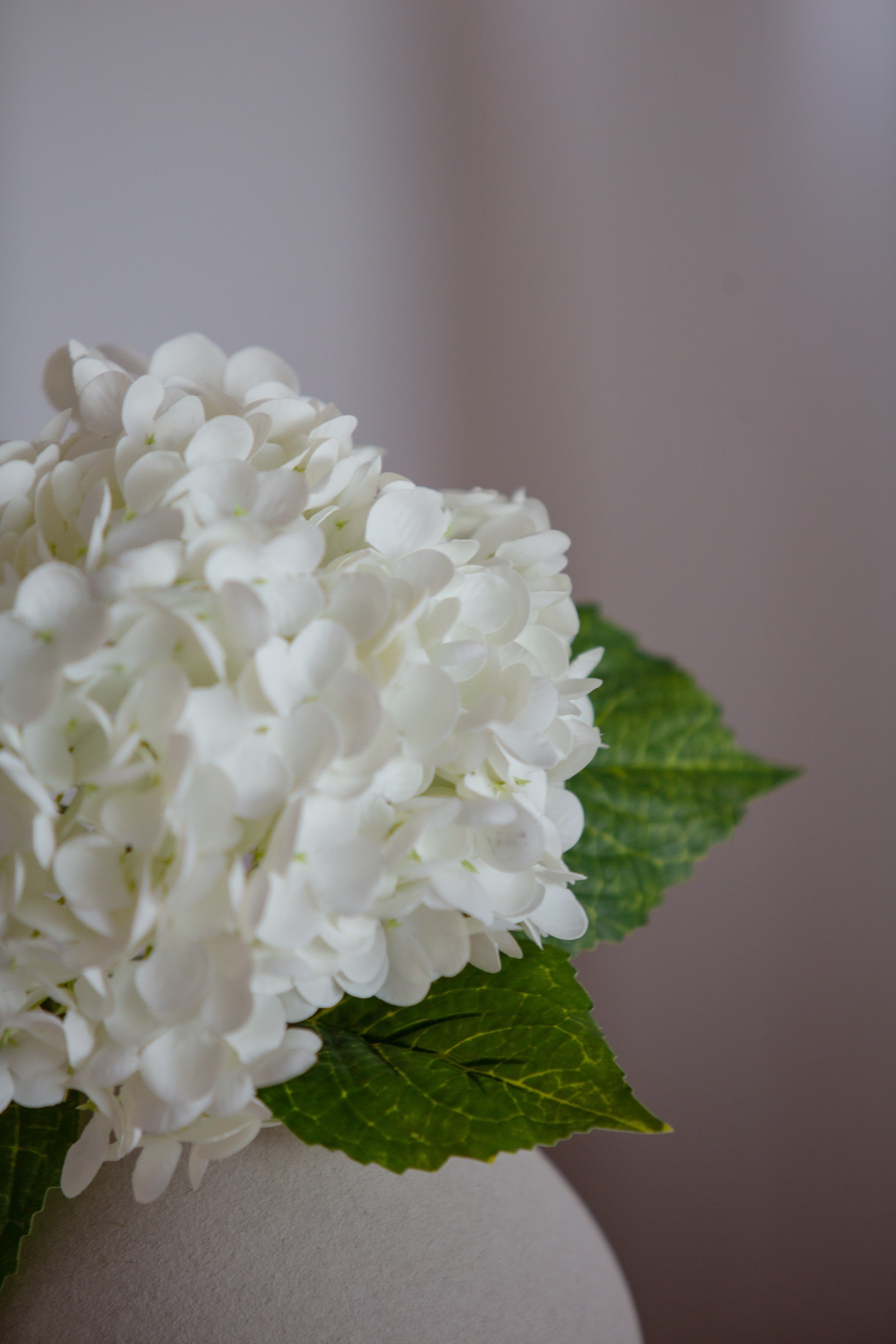 Elegant kunstig hydrangea blomst hvit