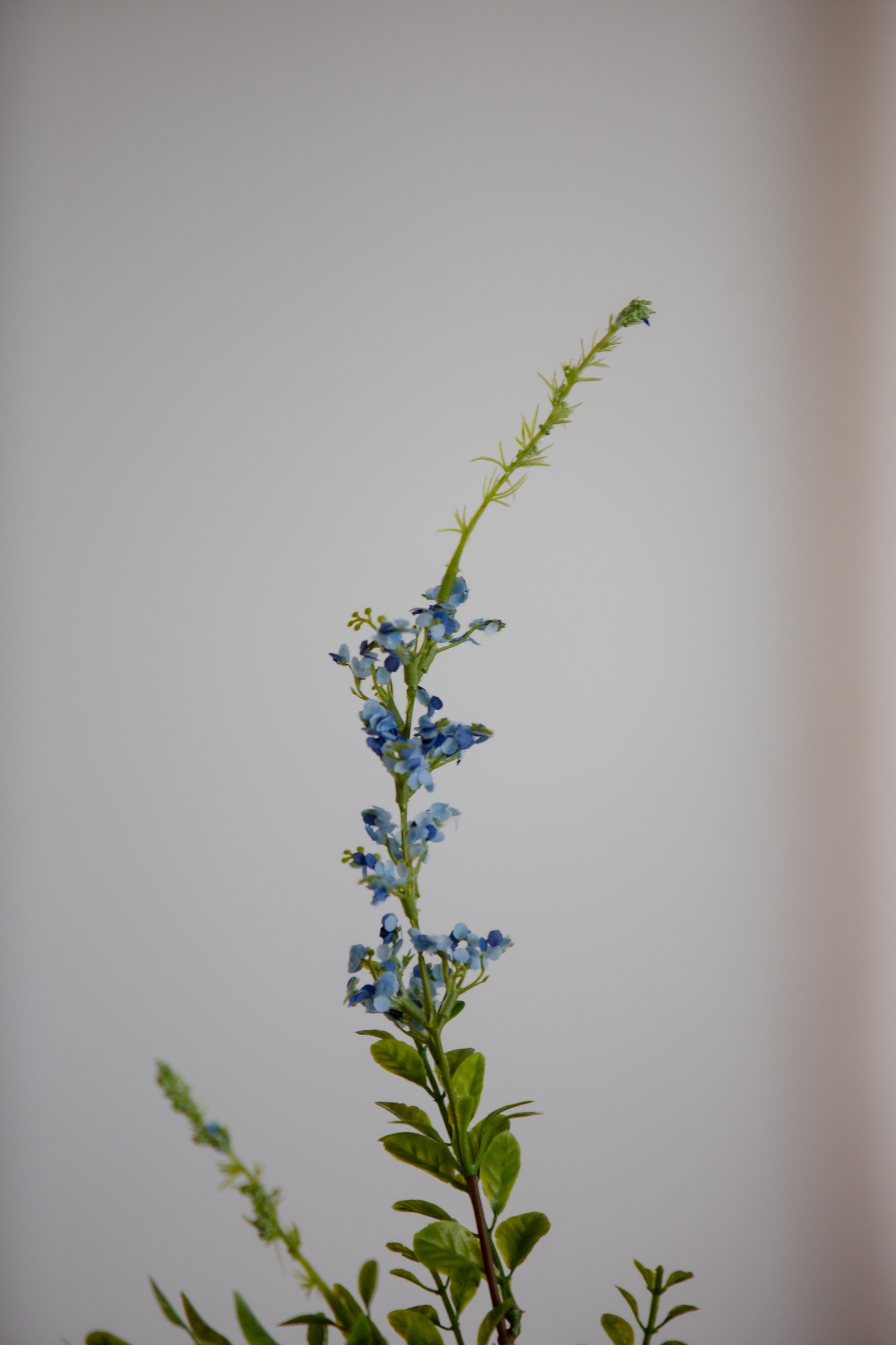 Dekorativ kunstig villblomst blå