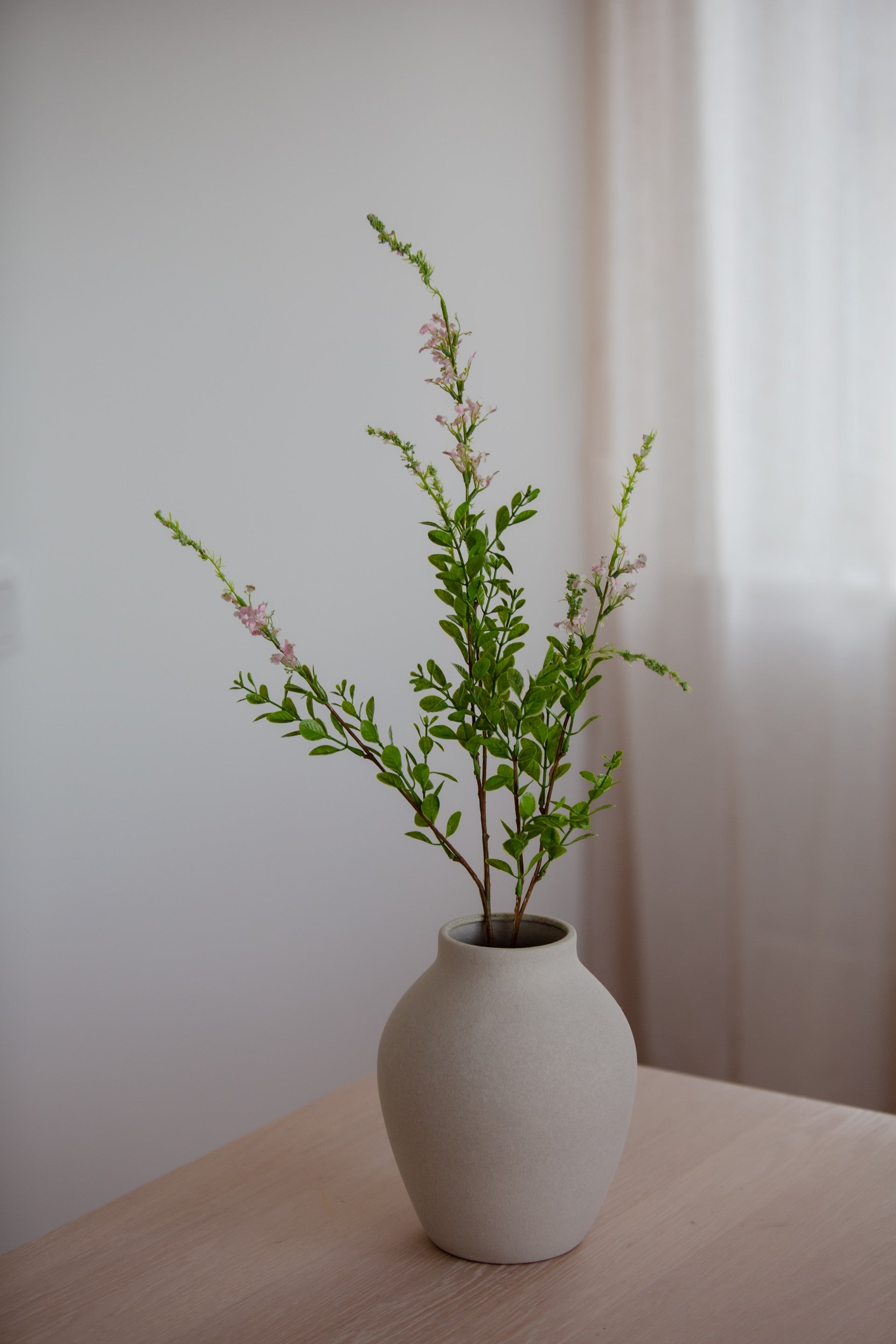 Dekorativ kunstig villblomst lys rosa